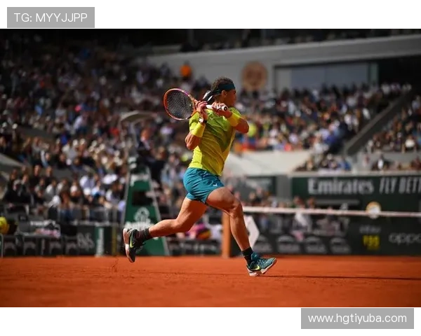 网球赛季最新动态：顶级球星激战四大满贯赛事精彩瞬间